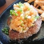 益城食堂 - いい味付けで、肉がしっかりのハンバーグ。