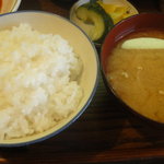 酒処 美紀 - 小盛りご飯と味噌汁