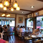 Mikado Coffee Karuizawa Kyudo Ten - 混み合う店内