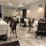 レヴォル - お店の中