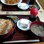 銚子屋 - カツ丼(大盛)
