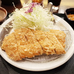 ICHIRIZUKA - ロースカツ定食(950円)