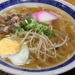 牛骨ラーメンセット　864円