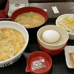 なか卯 - 4種チーズの親子丼 豚汁サラダセット ＆卵
