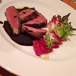 ブチ ボッケーノ - 
      「ハンガリー産マグレ鴨ロース肉のステーキ」
      ('2018.5月)