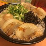 博多 くまちゃんらぁめん - デラックスらぁめん