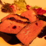 ブチ ボッケーノ - 
      「ハンガリー産マグレ鴨ロース肉のステーキ」
      ('2018.5月)