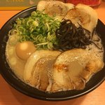 博多 くまちゃんらぁめん - デラックスらぁめん