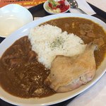 J&T AIGAKE CURRY  - ①鶏がらベースひらたけ入りカレーと⑤タイチキンイエローカレー、骨付き鶏あし肉