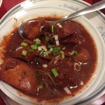 Fukushuuyatai - 鶏肉の赤味噌煮