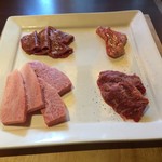 焼肉泰山  - 塩上カルビ、上タン塩、塩ハラミ、塩の中落ちカルビ