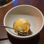 焼肉泰山  - 生キャラメルがけアイスのバニラ