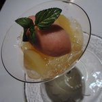 コポンノープ - 白桃のコンポート　ベルベンヌのジュレ 