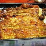 延喜寿し - うな重は皮目がパリッとして非常にうまい、ここのうなぎはひいき目なしで旨い