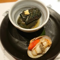 のどぐろ専門 銀座 中俣 - 前菜は、朱貝と茄子の煮びたし