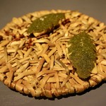 INUA - バナナパイ　味噌とバナナのクリスプパイ