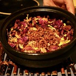 INUA - ごはんと蜂の子