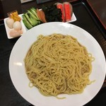 龍盛菜館 - 冷やし中華(800円)。他のランチメニューと較べて結構な割高感。