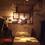Restaurant Kochu Ten - 暗い照明♪