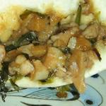 横浜中華街 北京飯店 - 野菜と角煮の餡がたっぷり！