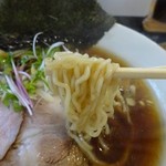 麺処 中むら - 醤油は中細の全粒粉の麺