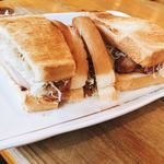 コメダ珈琲店 - テリヤキチキンサンド ちょっと地味だなぁー