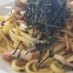 オステリア ルチアーモ - きのことベーコンの和風パスタ