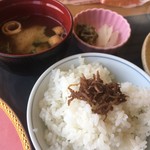 にんにん - ●彩り御膳・ご飯、味噌汁、香の物