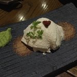Kushi Yaki Dainingu Ebisuke - 「盛岡美人」
                      名物のクリームチーズ
                      わさび醤油でお召し上がり