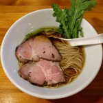 醤油らーめん（830円）