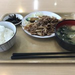 麺留伊亭ふるさと - 焼肉セット みそ汁