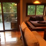 SANKARA HOTEL&SPA 屋久島 - 客室にはデイベッドもあります。