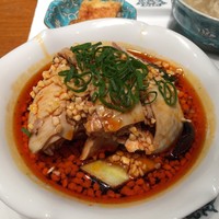 華都飯店 OsakaMetro本町ビル店 - 特製よだれ鶏