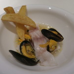 オルグイユ - 30年8月　アカハタ蒸し煮、モンサンミッシェルムール貝　キタアカリフリット添え
