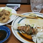 やきとり鳥かつ - う～、出来上がりました。でも唐揚げでもう１杯。