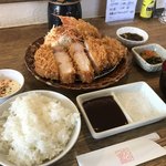 Tonkatsu Saku - 特ロース定食
                        永遠の海老トッピング