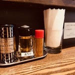 卓上調味料も活用！