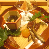 紀風 - 八寸（無花果・ゴマ餡、もずく酢・生姜、蛸の柔らか煮、卵黄の味噌漬け？、稚鮎焼き）