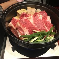 個室和食 東山 新宿本店 - すき焼き2人前。火をかけていきます。