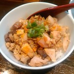 らーめん 鶏喰 - 激辛調味料たっぷり