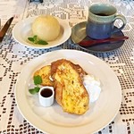 那須高原の隠れ家、Crafts&Cafe  ”えな” - 料理写真:フレンチトースト、ホットコーヒー