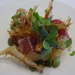 前菜：白エビと桃・枝豆・生ハムのサラダ