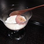 本濱 - 牛乳と玄米茶のゼリー　イチジクのワイン煮