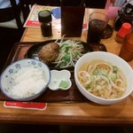 武州うどんあかねandみどりダイニング - ハンバーグ定食：わさび醤油（\885）