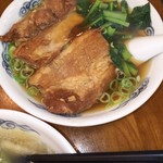 香香飯店 - 豚バラ麺  980円