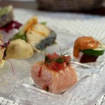 ビストロ ダイア - 夏の食材の前菜盛り合わせを７品（天然ぶり、サーモン、松茸、パテ、キッシュ、新生姜）