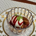 ビストロ ダイア - 愛知県産いちじくのキャラメリゼ アールグレイ風味 バニラアイス添え