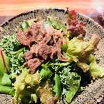 神楽坂 鉄板焼 中むら - 神戸牛の時雨煮　新鮮な野菜サラダ