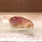 うを徳 - 淡路島 鯵（握り）