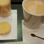 アンテンドゥ - 塩クッキーとラテです